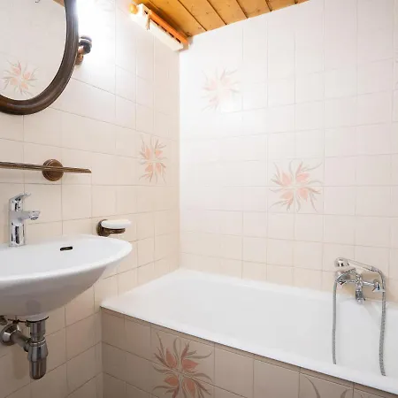 Le Prarion By Interhome דירה *